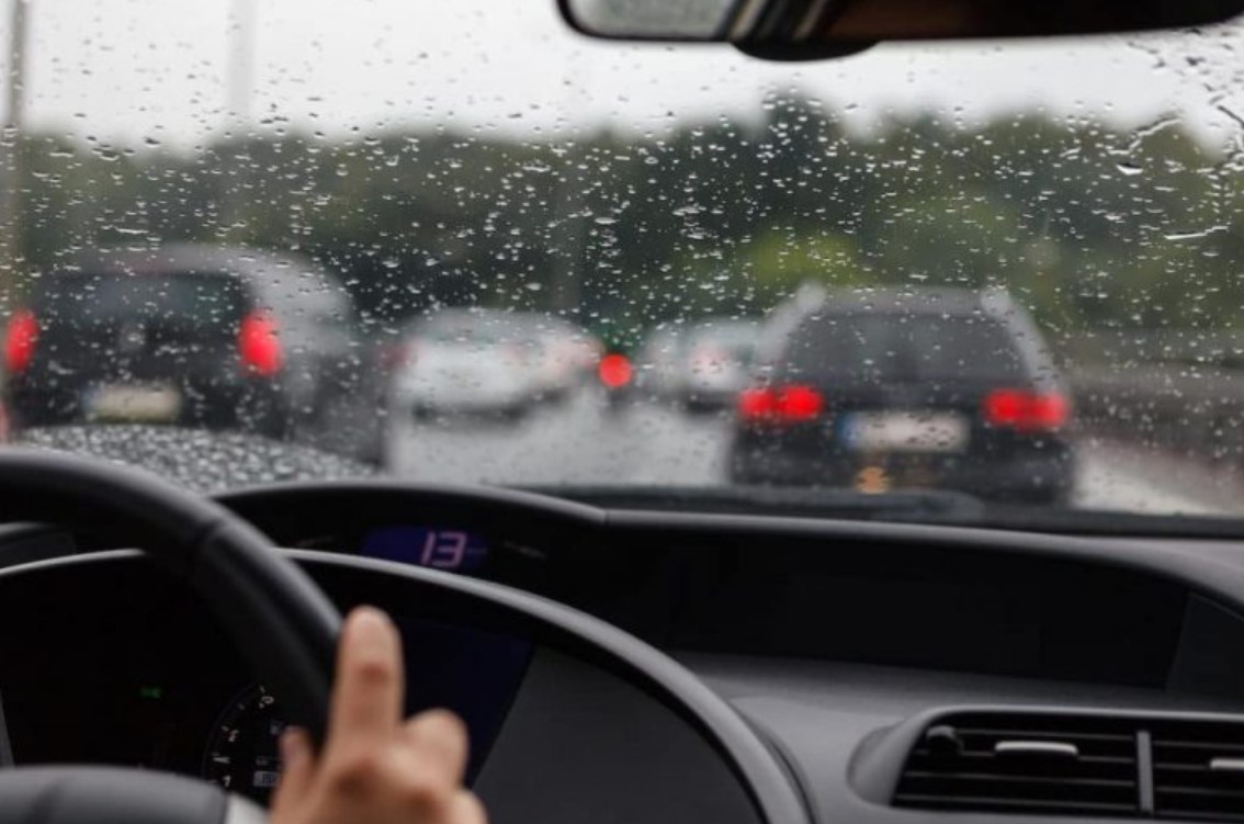 Tips Merawat Mobil Ketika Musim Hujan Tiba