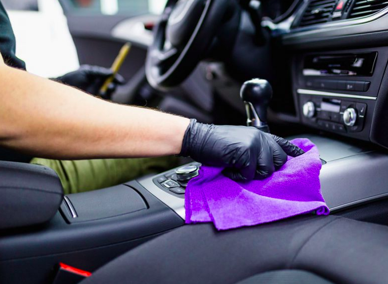Cara Ampuh Menghilangkan Bau Bensin Dalam Mobil