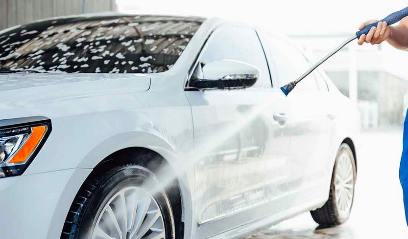 cuci mobil saat musim hujan