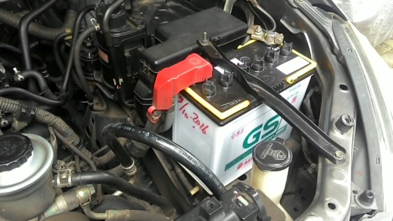 8 Rekomendasi Aki Mobil Innova, Pasti Kenceng Jalan & Mesin Awet