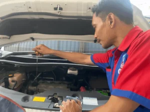 Tips Memeriksa dan Mengganti Oli Mobil Sendiri