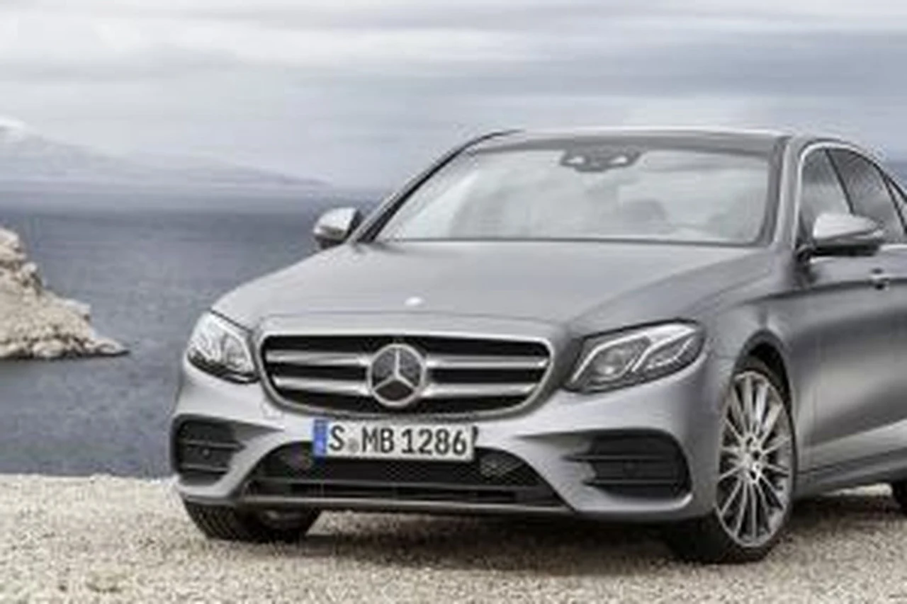 aki mobil mercedes-benz e-class