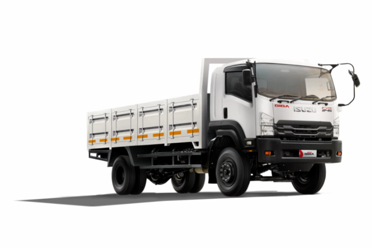 kapasitas oli mesin isuzu giga