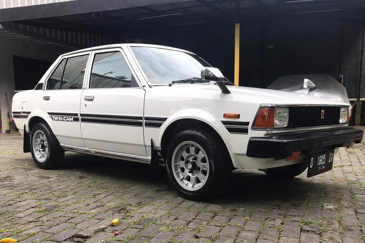 kapasitas oli mesin corolla dx​